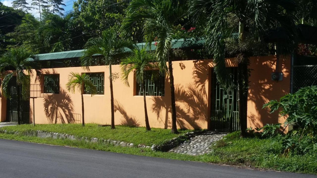 Bed and Breakfast Embassy House à Puerto Jiménez Extérieur photo