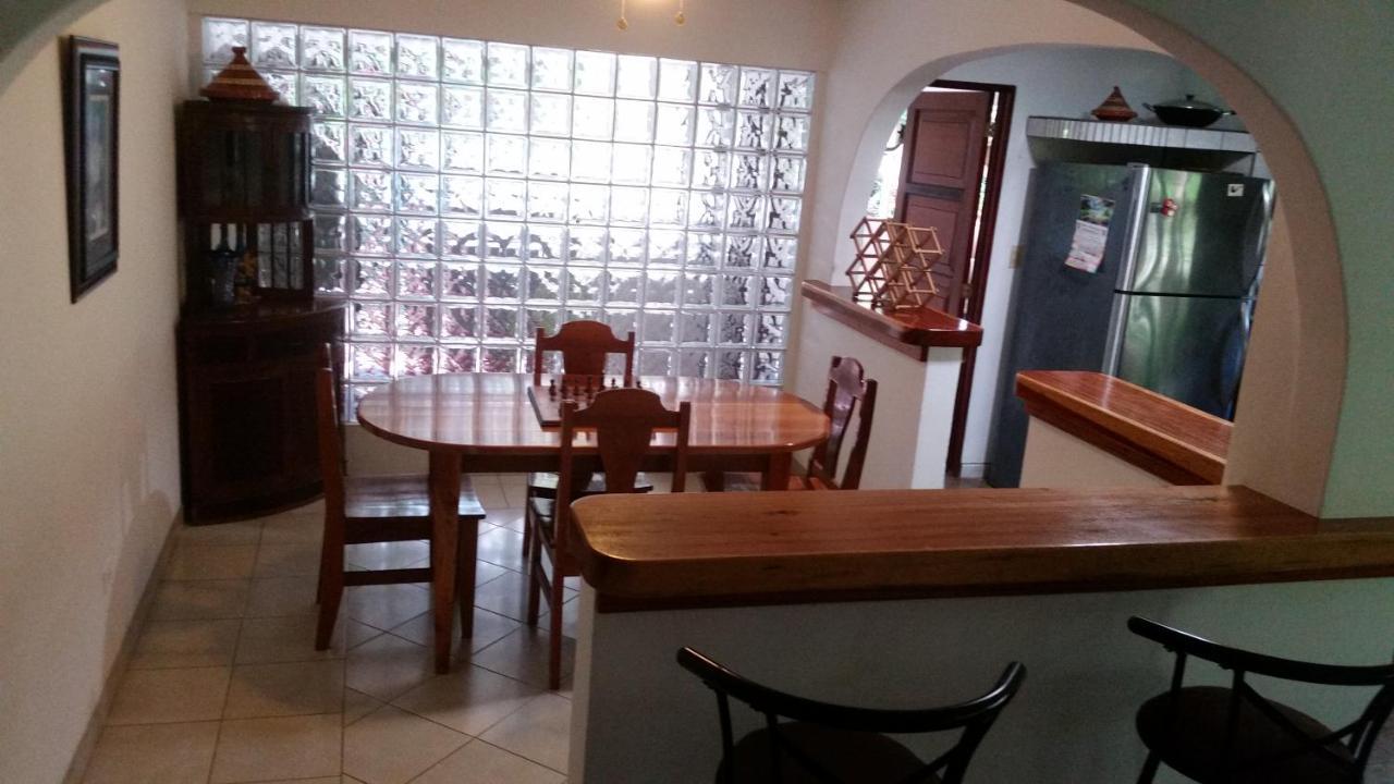 Bed and Breakfast Embassy House à Puerto Jiménez Extérieur photo